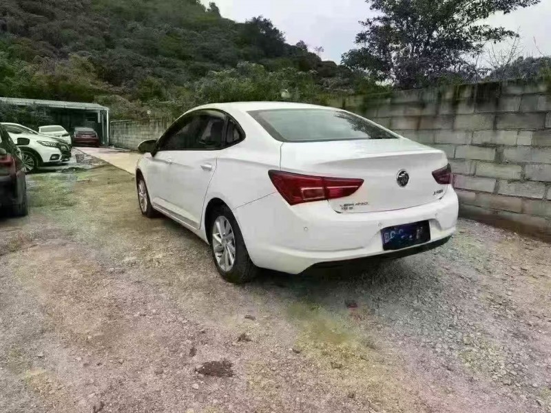 佛山19年别克威朗7