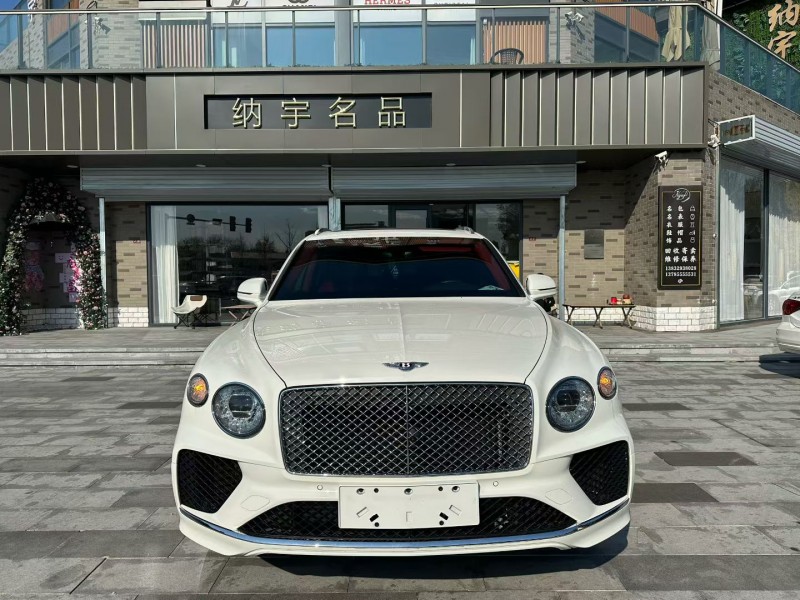 唐山21年宾利添越1