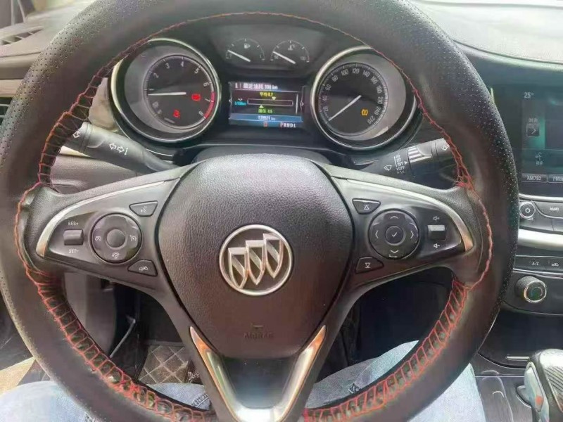 汕头18年别克威朗5