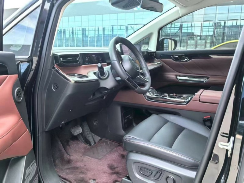 厦门25年传祺E82