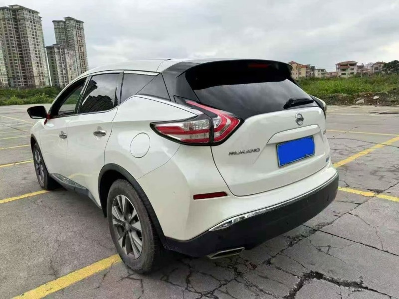 桂林18年日产楼兰8