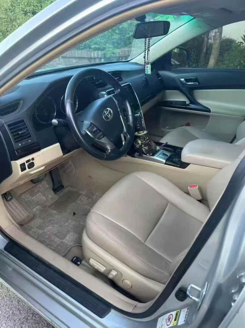 汕头13年丰田锐志4