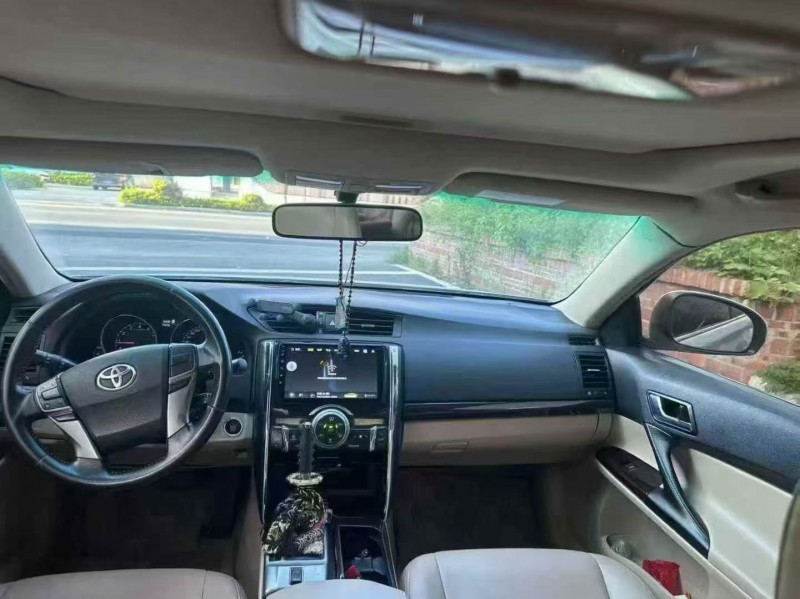 汕头13年丰田锐志5