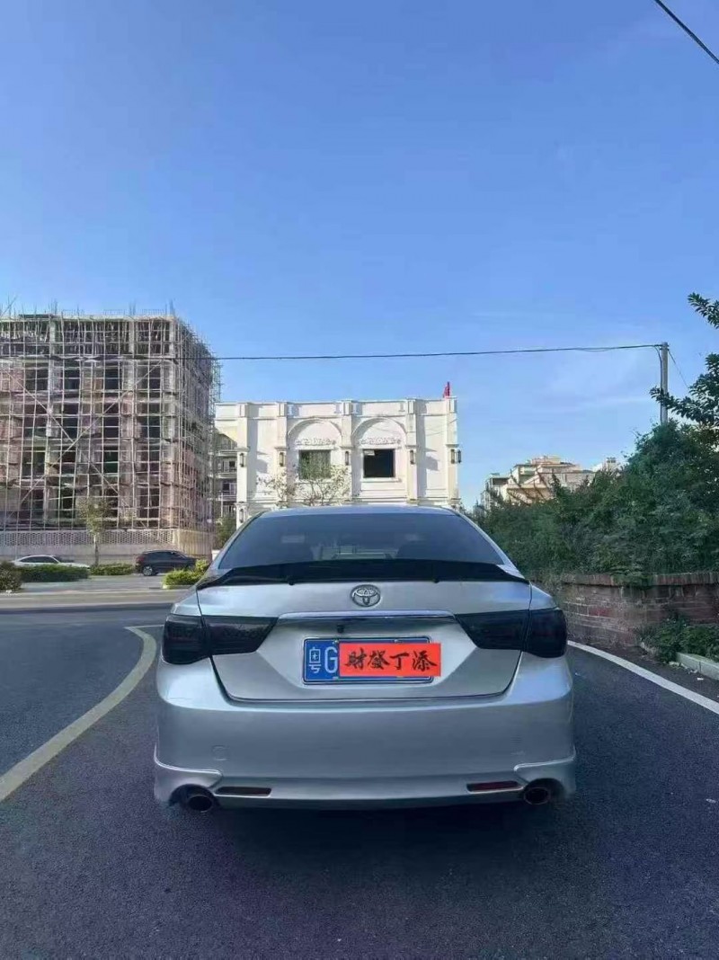 汕头13年丰田锐志8