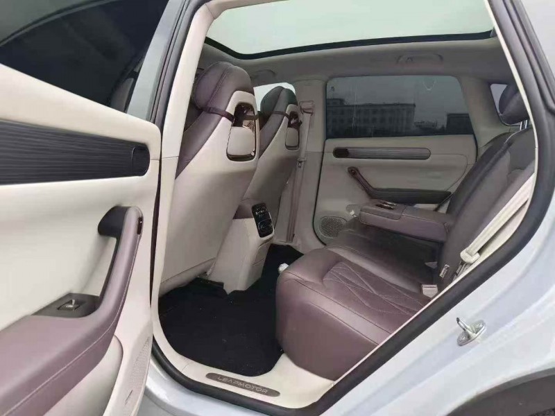 徐州24年零跑汽车C116