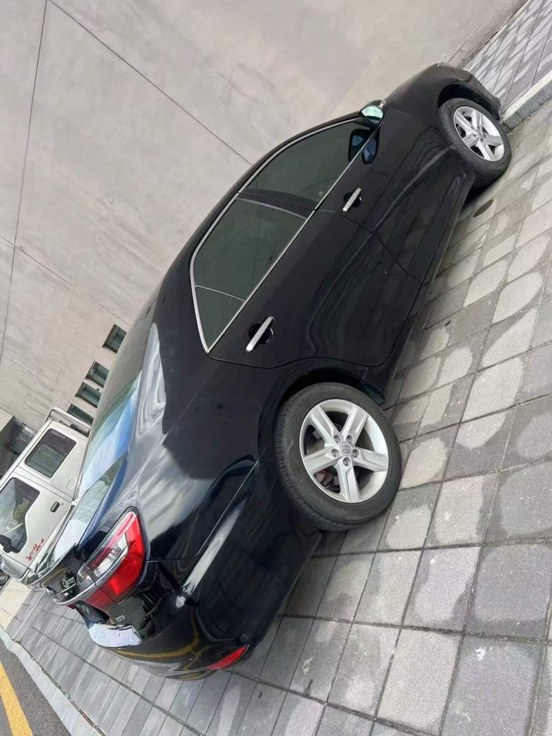 营口15年丰田凯美瑞8