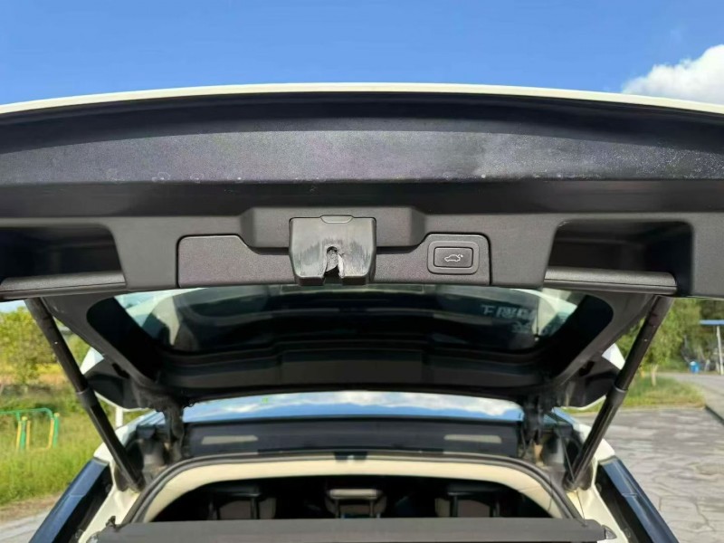 莆田16年路虎极光4