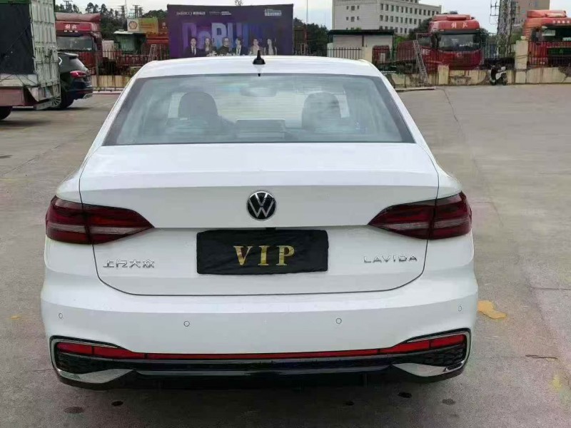 三明25年大众朗逸9