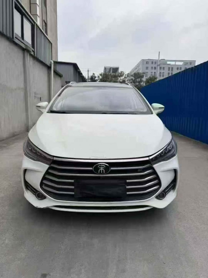 衢州17年比亚迪宋MAX1