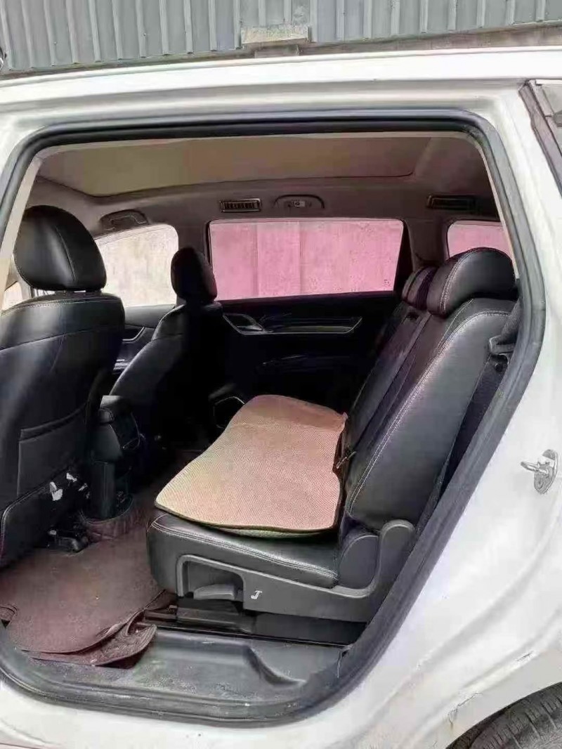 衢州17年比亚迪宋MAX6