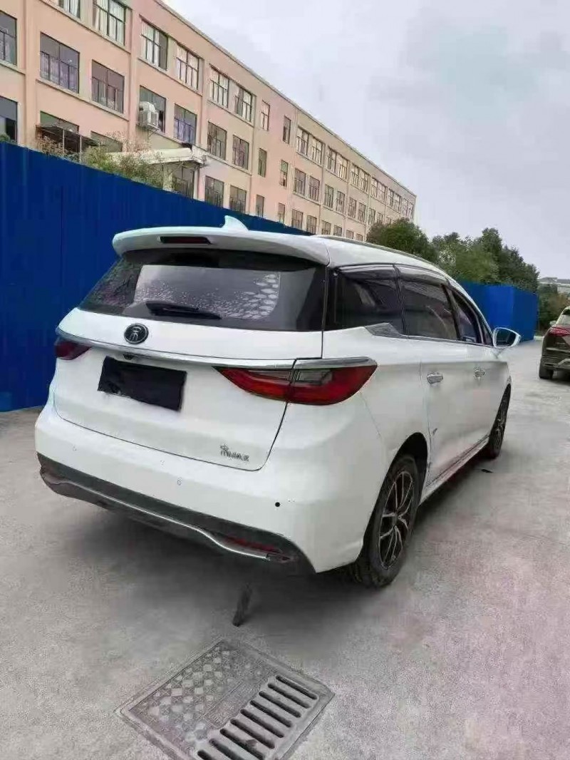 衢州17年比亚迪宋MAX7