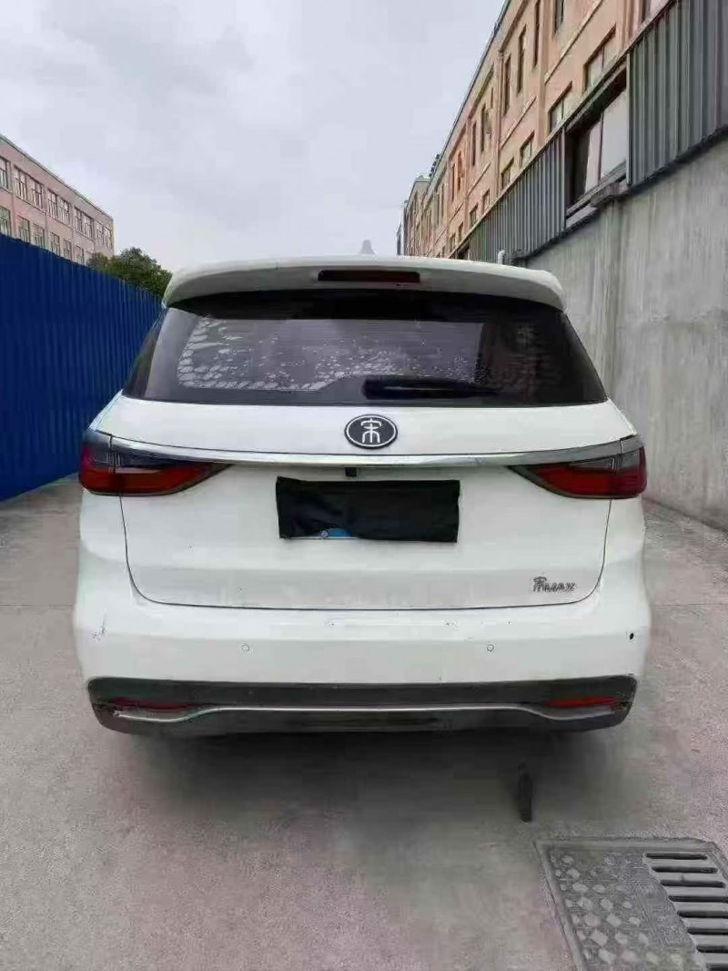 衢州17年比亚迪宋MAX9