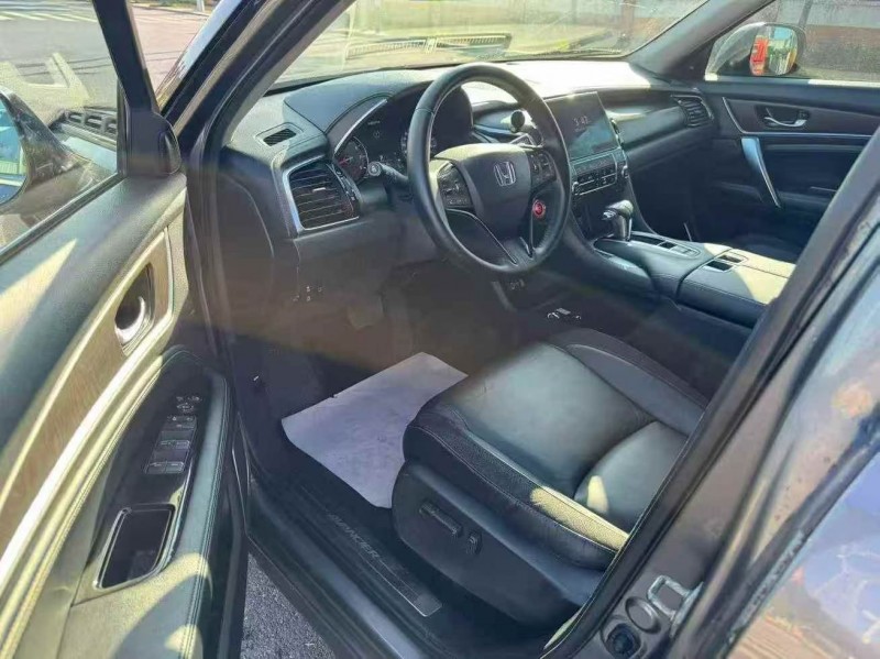 珠海19年本田冠道3