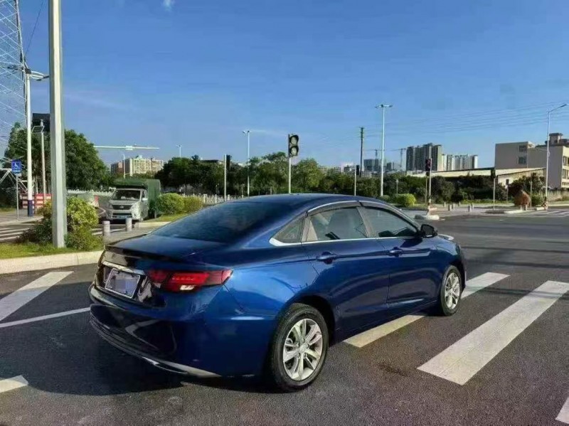 汕头21年吉利帝豪7