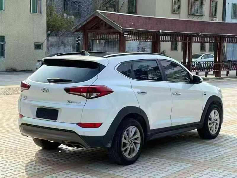 珠海16年现代途胜8