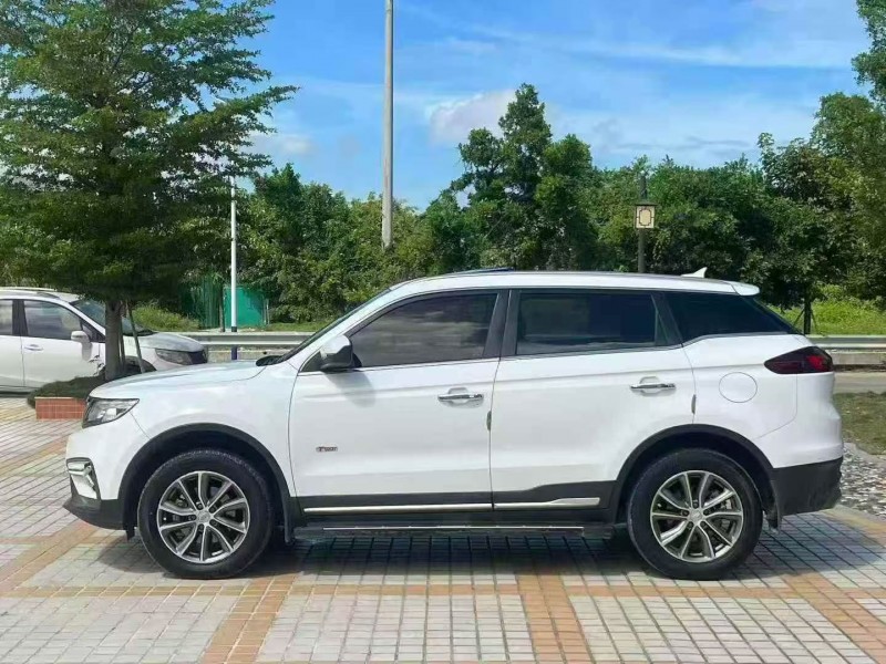 深圳19年吉利博越3