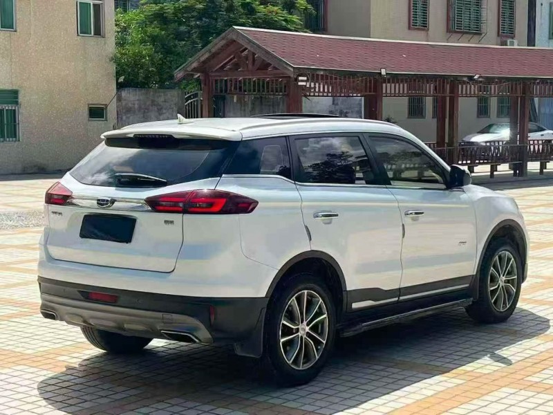 深圳19年吉利博越8