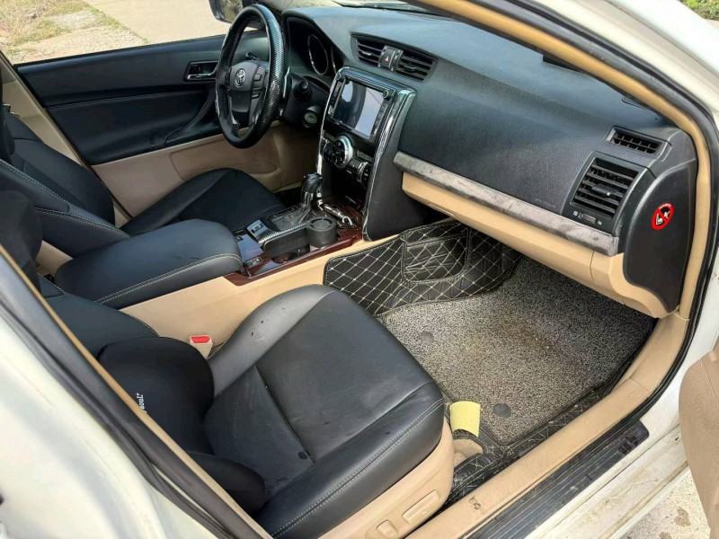 中山12年丰田锐志9