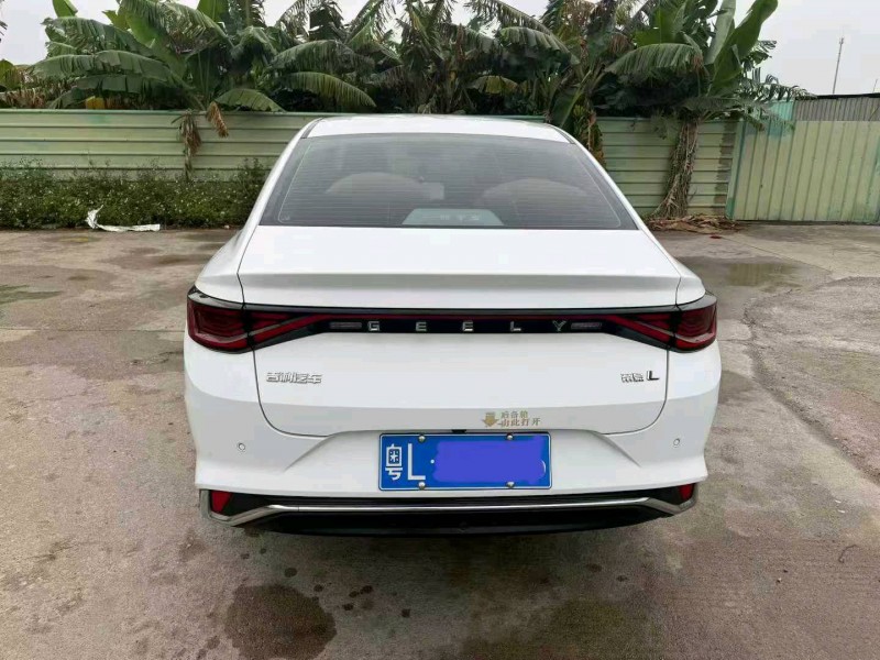 中山22年吉利帝豪6