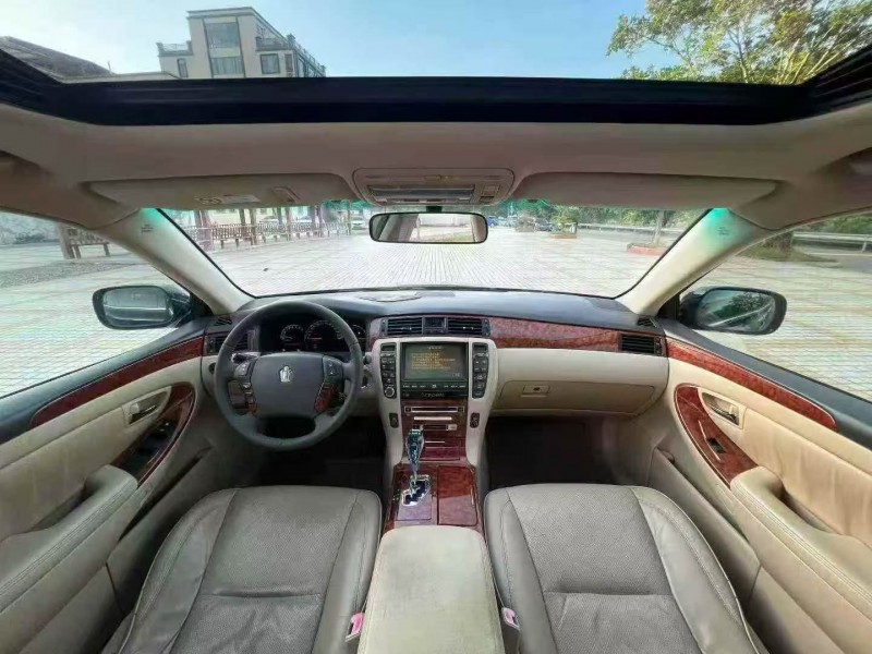 珠海08年丰田皇冠4