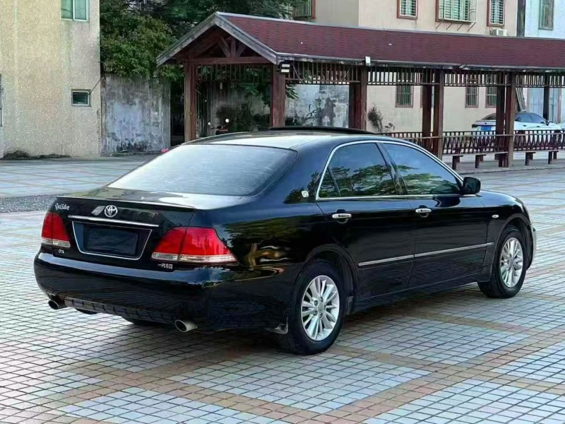 珠海08年丰田皇冠8