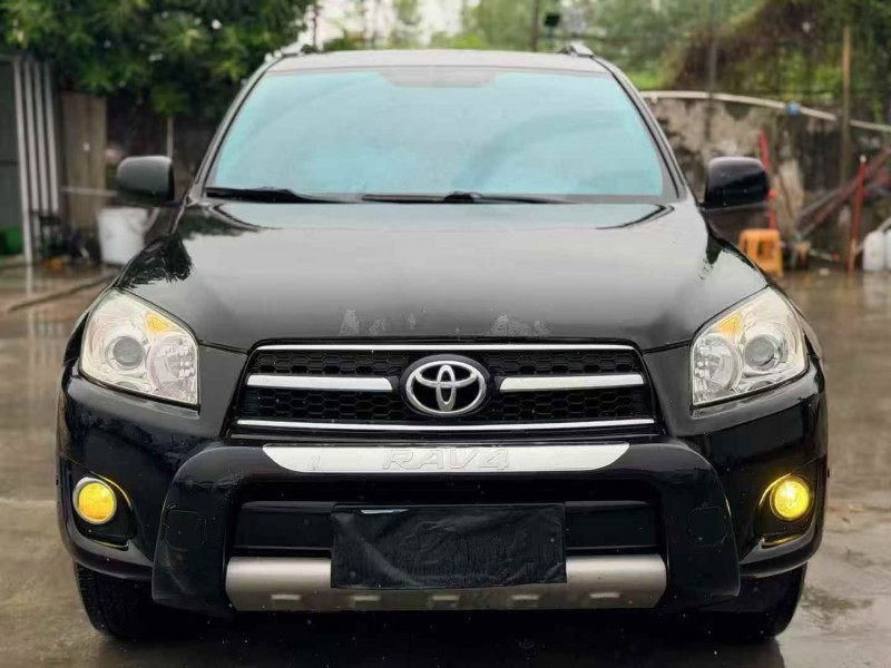 深圳10年丰田RAV41