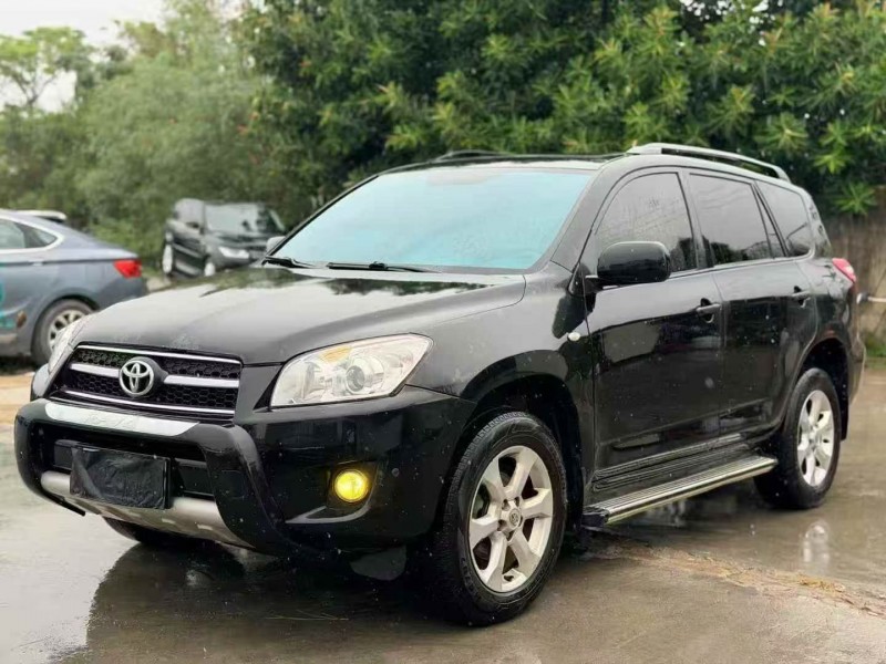 深圳10年丰田RAV43