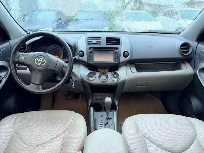 深圳10年丰田RAV44