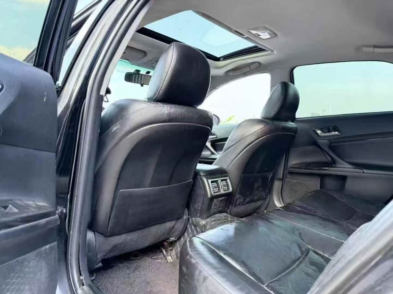 深圳12年丰田锐志5