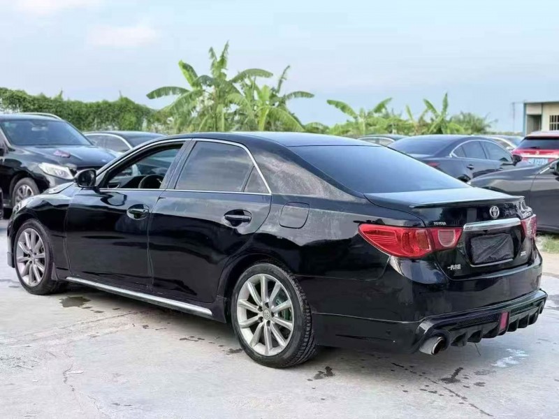 深圳12年丰田锐志8