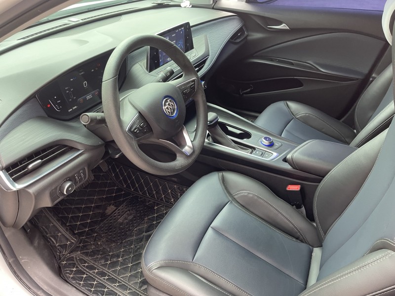 济宁23年别克微蓝4