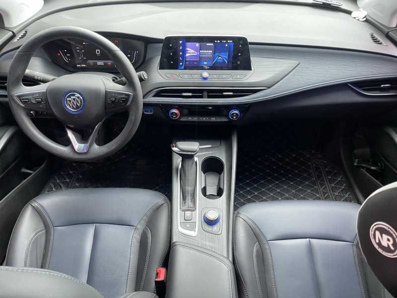 济宁23年别克微蓝5