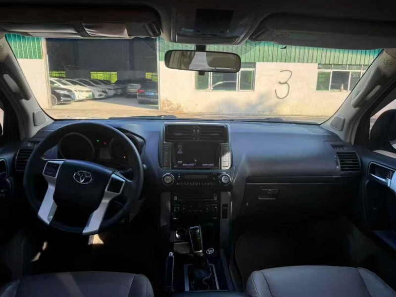 深圳11年丰田普拉多5