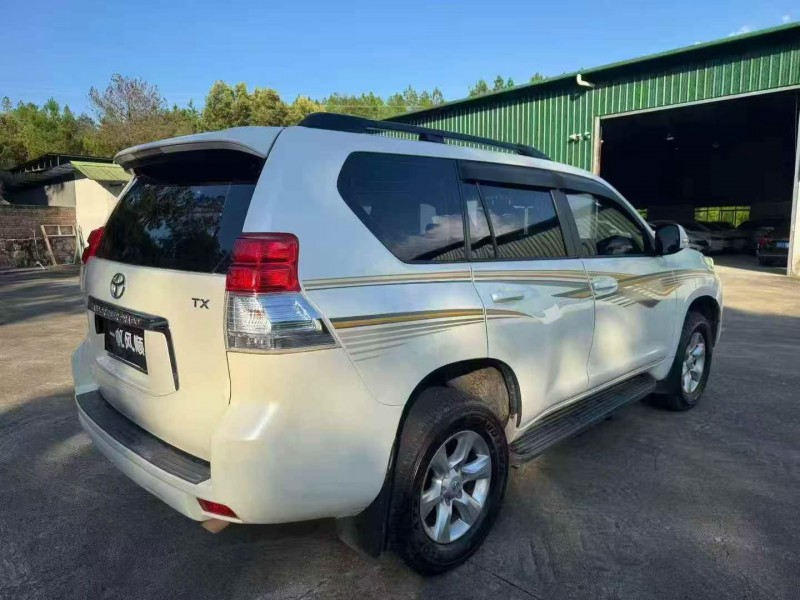 深圳11年丰田普拉多8