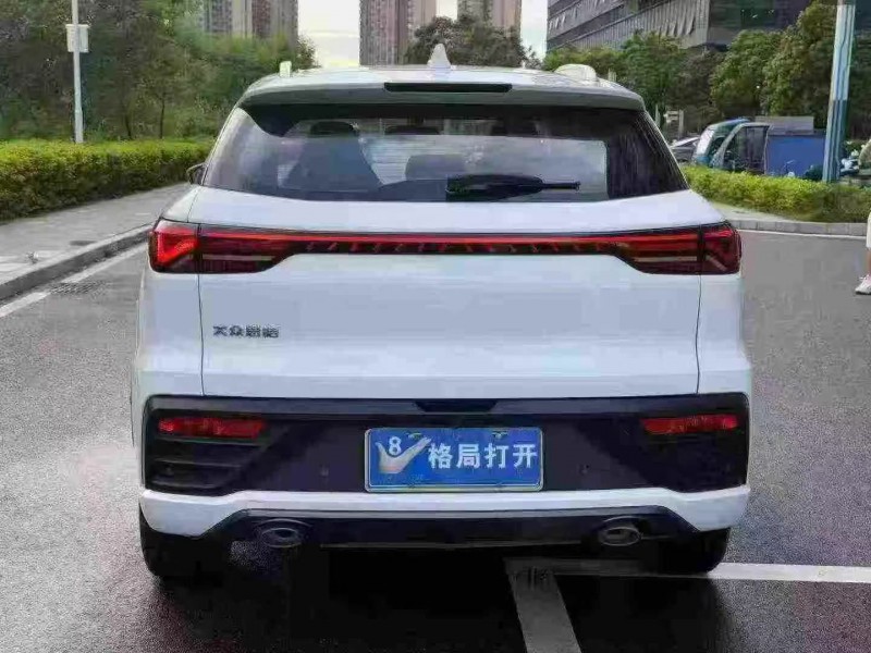 深圳22年江淮思皓9