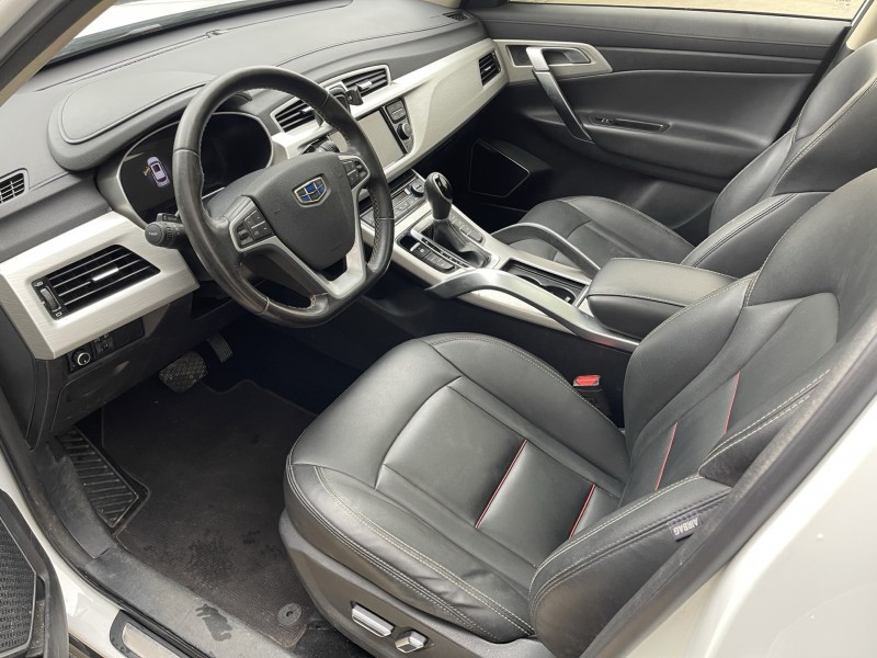 济宁19年吉利博越6