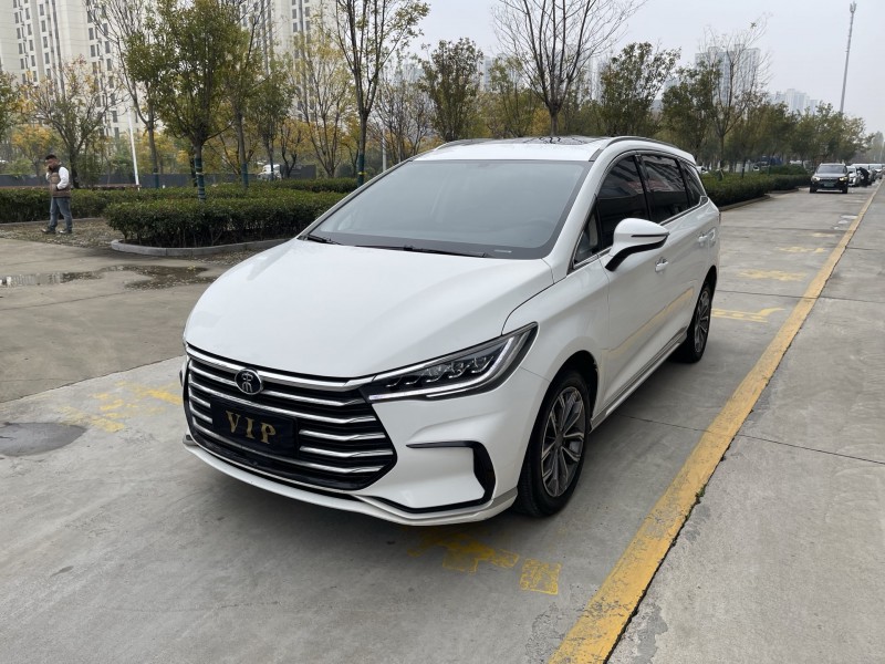 济宁21年比亚迪宋MAX3