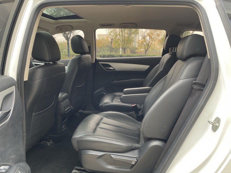 济宁21年比亚迪宋MAX4