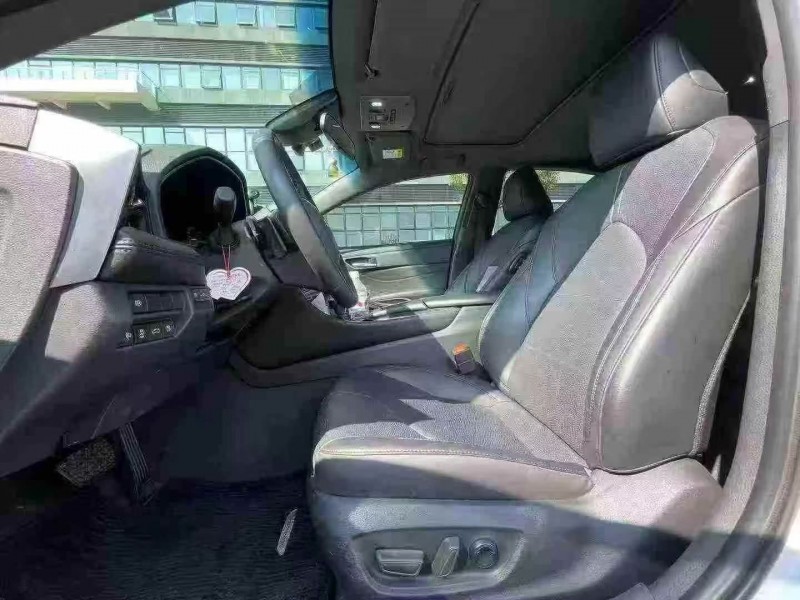 珠海23年丰田亚洲龙4