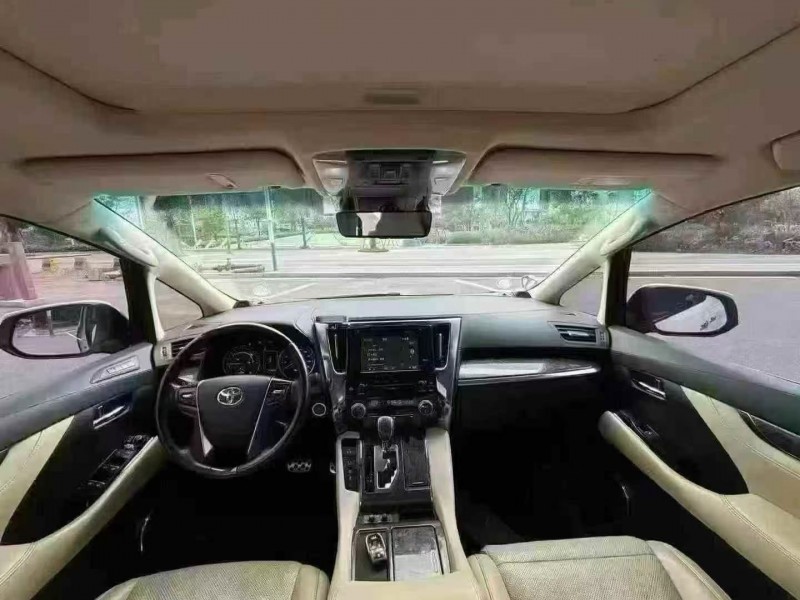 深圳19年丰田威尔法4