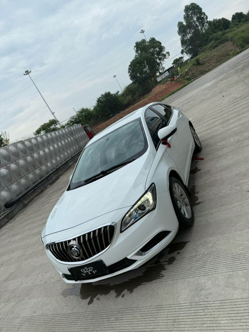 乐山17年别克威朗2