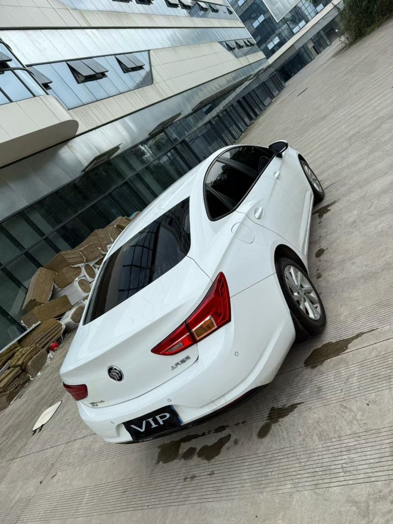 乐山17年别克威朗6