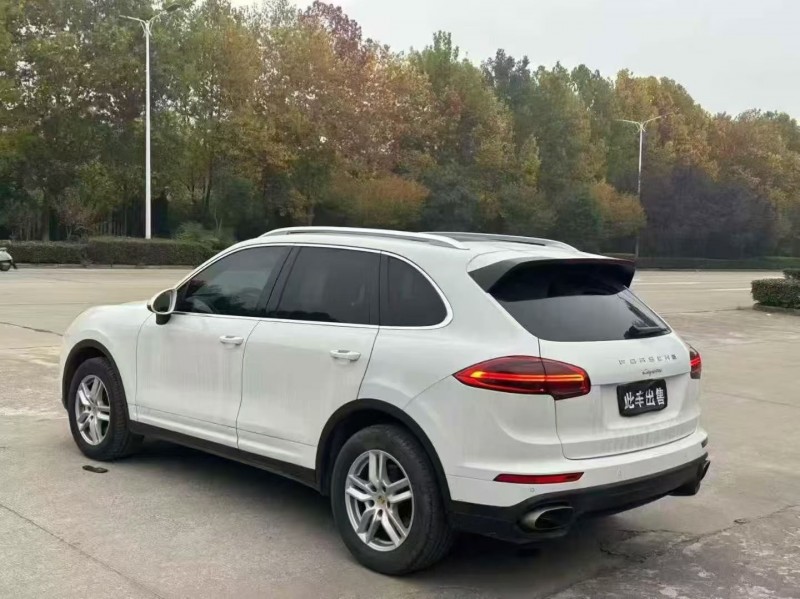 平顶山17年保时捷卡宴9