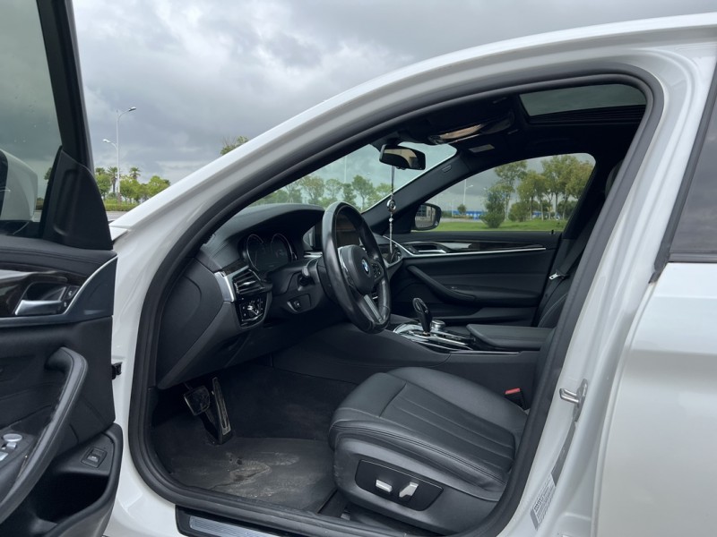 盐城18年宝马5系4