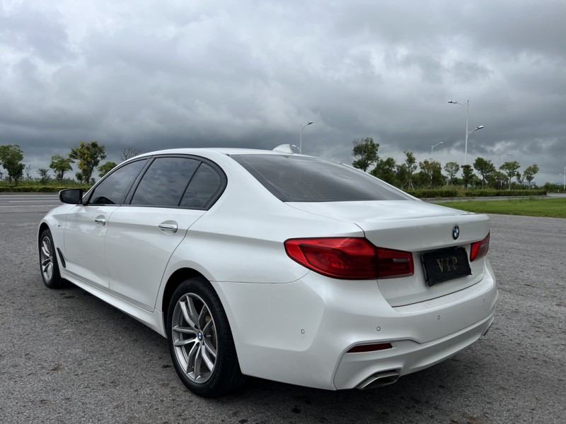 盐城18年宝马5系9