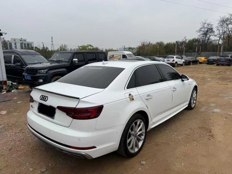 青岛19年奥迪A4L8