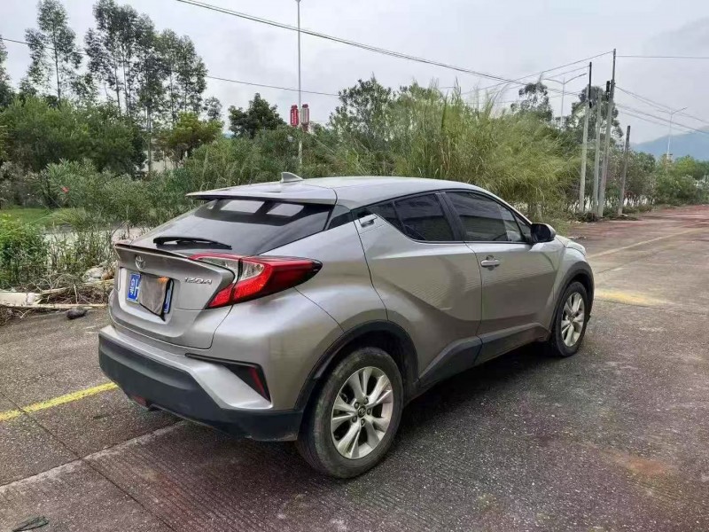 珠海21年丰田CHR8