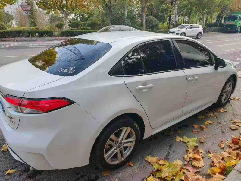 青岛20年丰田雷凌7