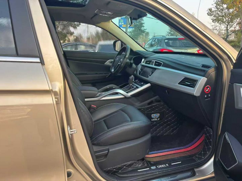 徐州17年吉利博越7