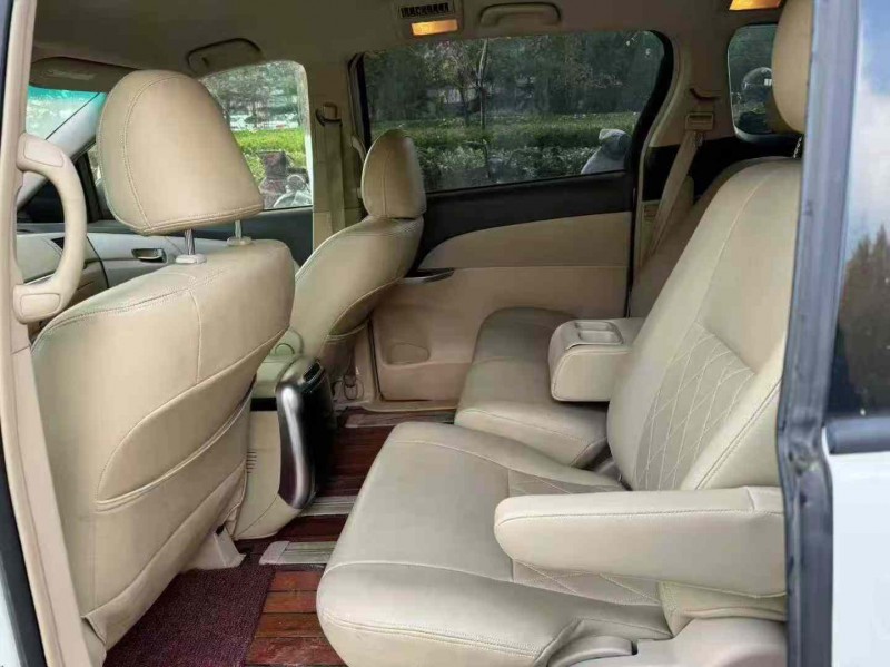 青岛19年丰田普瑞维亚5